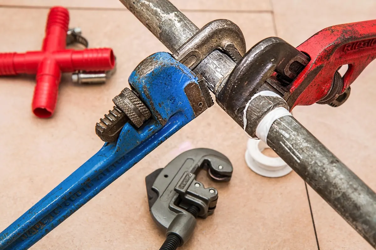 The 15-Minute Weekly Pipe Cleaning Checklist